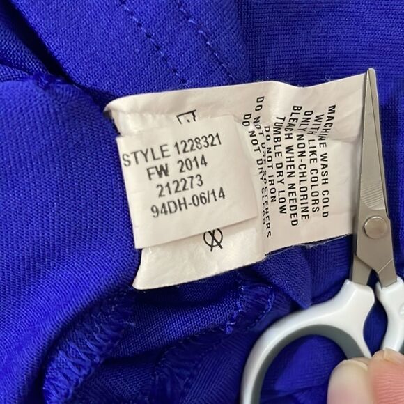 UNDER Armour Heat Gear Semi-Fitted Short Sleeve V-Neck T-Shirt Size Small - Picture 10 of 10